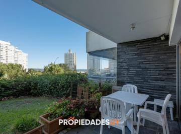 Foto1 · Apartamento en Venta 3 Dorm. - Patio y Prrillero de Uso Exclusivo - Punta del Este - Playa Man