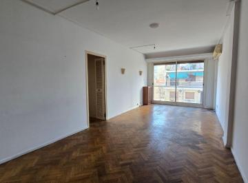 Departamento · 78m² · 4 Ambientes · Alquiler 4 Amb C/balcón Maza 200 Piso 3° Frente
