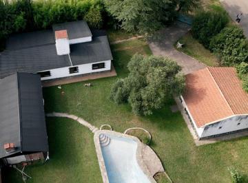 Casa de 3 ambientes, Pilar · Chalet 3 Amb S/lote 1190 m² Pileta Garage 2 Autos Gran Parque con Añosa Arboleda Excelente Ubicacion