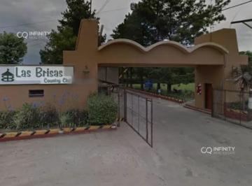Casa · 110m² · 4 Ambientes · 2 Cocheras · Venta Casa de 4 Amb. en Country Las Brisas - Pilar (Apto Credito - Permuta)