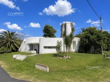 Casa · 110m² · 4 Ambientes · 2 Cocheras · Venta Casa de 4 Amb. en Country Las Brisas - Pilar (Apto Credito - Permuta)