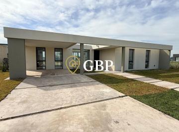 Casa · 127m² · 4 Ambientes · 4 Cocheras · Casa en Alquiler en Canning Barrio La Magdalena