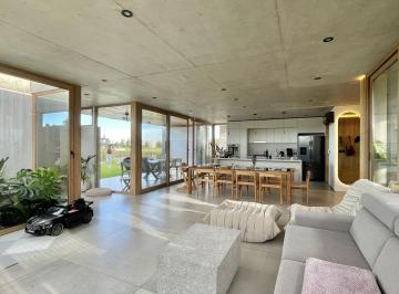 living · Casa Al Río con Amarra Propia en El Naudir – Salida Navegable y Diseño Moderno