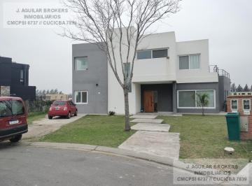 Casa · 318m² · 6 Ambientes · 2 Cocheras · Venta Casa Barrio San Matías, a La Laguna con Pileta