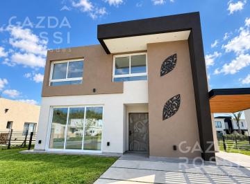 Casa · 166m² · 4 Ambientes · 4 Cocheras · Casa a Estrenar en Barrio San Felipe, Canning