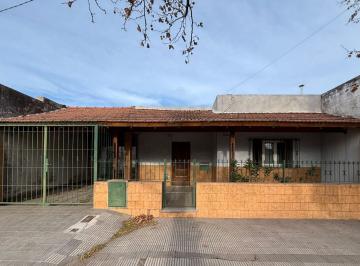 Casa · 109m² · 3 Ambientes · 1 Cochera · Casa en Lope de Vega 325
