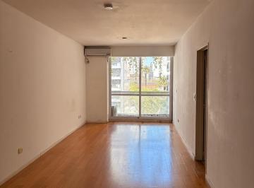 Departamento · 38m² · 1 Ambiente · Cabello y Salguero. Amplio y Muy Luminoso Mono Ambiente. Apto Profesional.