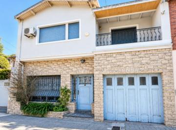 Casa de 5 ambientes, Vicente López · Casa en Venta, 5 Ambientes con Quincho y Jardín