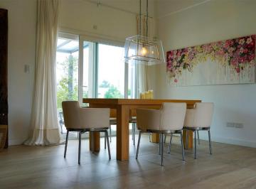 Casa · 290m² · 4 Ambientes · 2 Cocheras · Hermosa Casa 4 Ambientes en Fincas de San Vicente Sporting