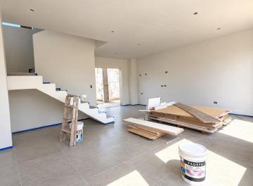 Casa · 126m² · 4 Ambientes · En Noviembre 2026 Podes Disfrutarla! Paga Menos por Ser en Pozo!