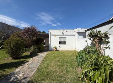 Casa · 100m² · 4 Ambientes · 2 Cocheras · Casa en Venta en Claypole