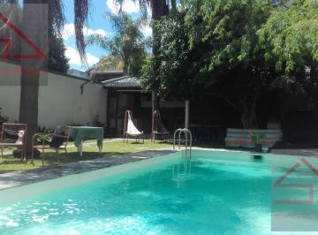 Casa · 70m² · 2 Ambientes · Casa en Venta C/ Piscina y Quincho - Ramos Mejia