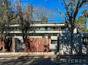 Departamento · 188m² · 3 Dormitorios · 2 Cocheras · Impecable Duplex de 4 Ambientes con Terraza y Pileta Propia en Alquiler.