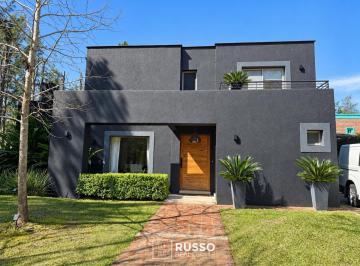 Casa · 230m² · 5 Ambientes · 2 Cocheras · Venta Casa 4 Dorm – San Isidro Labrador Villanueva