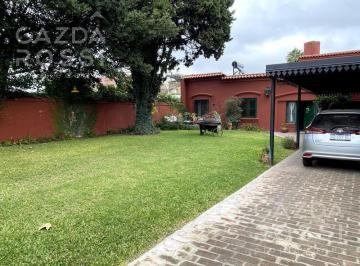 Casa · 152m² · 5 Ambientes · 2 Cocheras · Casa - Adrogue
