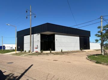 Bodega-Galpón · 330m² · Galpón Ubicado en Luciana Rios y Lisandro de La Torre