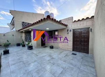 Casa de 8 ambientes, Salta · España 1450 - Casa - Venta - Macrocentro - con Departemento Interno - Salta