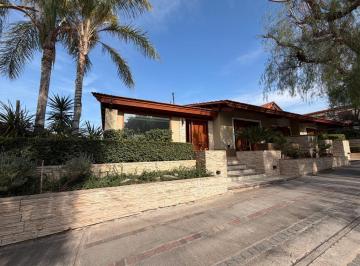Casa · 350m² · 5 Ambientes · Casa en Barrio Dalvian