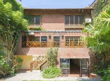 Casa · 350m² · 7 Ambientes · 4 Cocheras · Impecable Casa con Jardin y Pileta en 3 Plantas - Belgrano Bajo