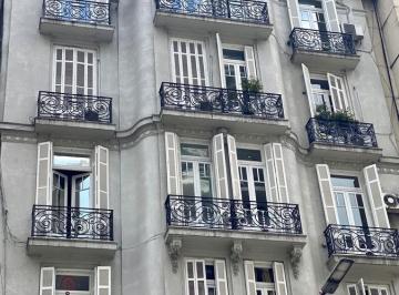 Departamento · 71m² · 3 Ambientes · Impecable Estilo Francés! Reciclado