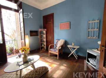 PH · 94m² · 5 Ambientes · PH en Venta en San Telmo – 2 Dorm., 3 Balcones y Terraza Compartida