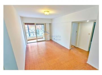 Departamento de 3 ambientes, Caballito · Depto. 3 Amb. con Patio + Balcón Al Frente! - Caballito!