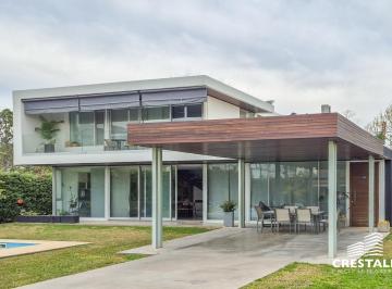 Casa · 208m² · 6 Ambientes · 2 Cocheras · Venta / Permuta - Casa 3 Dorm. en Barrio Privado - Funes Hills Miraflores, Funes.