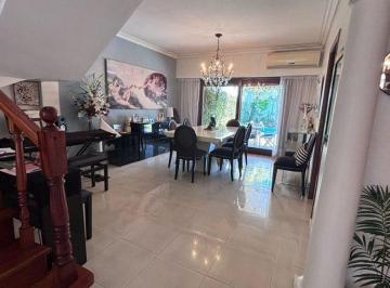 Casa · 276m² · 6 Ambientes · 3 Cocheras · Alquiler Casa 4 Plantas Garaje Piscina Avellaneda