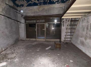 Local comercial de 2 ambientes, Villa Luro · Oportunidad Venta Local Sobre Av, con Terraza!