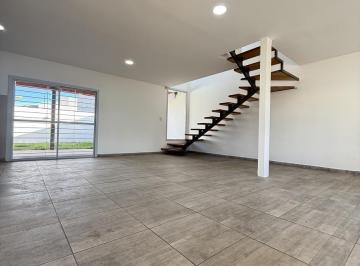 Casa · 140m² · 7 Ambientes · 1 Cochera · Casa en San Ignacio de Manantiales