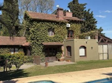 Casa de 6 ambientes, Campana · Casa S/2 Lotes, 3/4 Dorm., Ste. con Vestidor, Gran Galería/quincho con Parrilla, Pileta