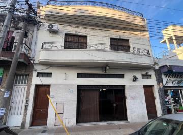 PH · 185m² · 4 Ambientes · Venta PH 4 Amb + Local en Caseros Acepta Permuta