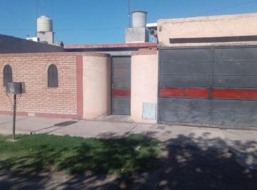 Casa · 50m² · 4 Ambientes · 1 Cochera · Casa 3 Dorm. con Cochera y Parrillero