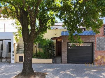 Casa · 247m² · 9 Ambientes · 3 Cocheras · Venta | Villa Luro | Casa | Lote de 247 m² con Dos Viviendas