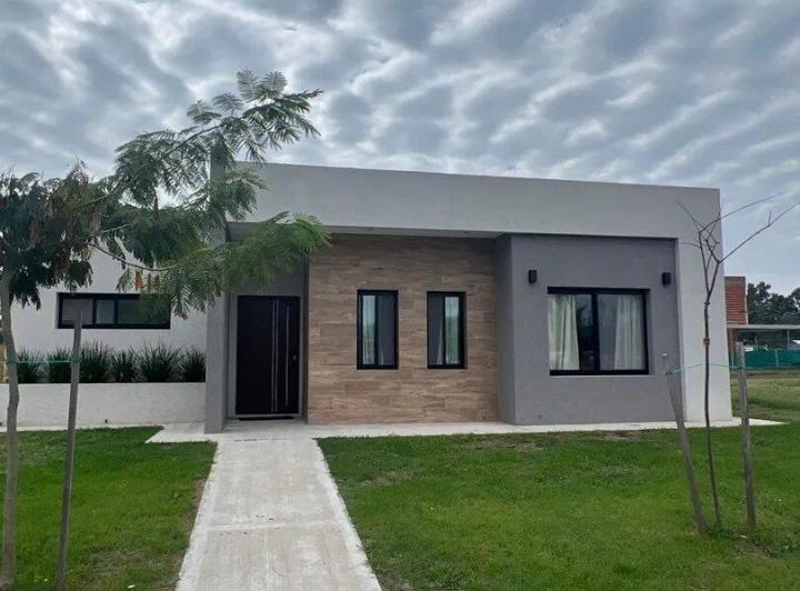 Casa · 141m² · 4 Ambientes · 2 Cocheras