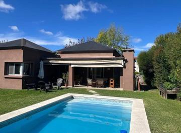 Casa · 134m² · 5 Ambientes · 2 Cocheras · Casa en Venta. Una Planta, 3 Dorm. Mas Escritorio, 4 Baños en Los Jazmines, Pilar del Este, P