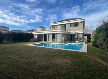 Casa · 230m² · 7 Ambientes · 2 Cocheras · Casa en Venta 4 Dorm., Impecable, Moderna con Pileta en Los Jazmines, Pilar del Este, Pilar