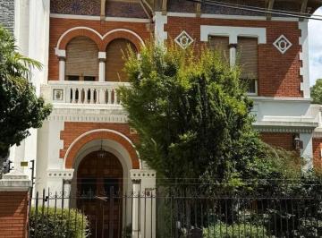 Casa · 748m² · 4 Ambientes · 1 Cochera · Chalet 4 Amb, con Dep. Pileta, Quincho, Villa Devoto, Caba