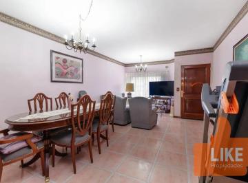Casa · 343m² · 4 Ambientes · 1 Cochera · Casa en Venta en Villa del Parque, Capital Federal, Buenos Aires