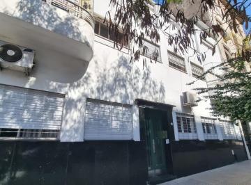 PH · 96m² · 4 Ambientes · Venta PH de 4 Amb en Av Hipolito Yrigoyen 3300, Almagro