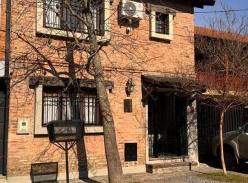 Casa · 103m² · 3 Dormitorios · 1 Cochera · Casa en Temperley Oeste