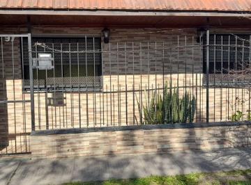 Casa · 117m² · 4 Ambientes · 2 Cocheras · Casa 2 Dorm. Venta en Berisso