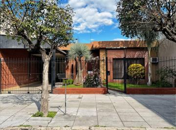 Casa · 150m² · 4 Ambientes · 1 Cochera · Venta Casa 4 Ambientes Martin Coronado Parque Cochera