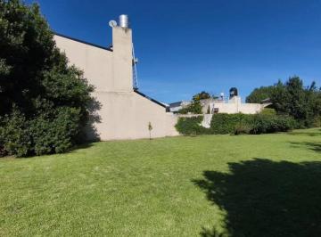 Casa · 60m² · 2 Ambientes · 1 Cochera · 4 Lotes en Venta Unificados 1200 m