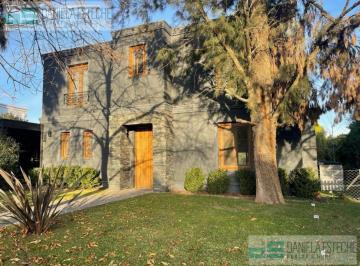 Casa · 244m² · 4 Dormitorios · 2 Cocheras · Lindisima Casa en Venta Club de Campo San Francisco