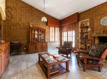 Casa · 356m² · 4 Ambientes · 2 Cocheras · Casa en Villa Belgrano
