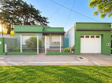 Casa de 3 ambientes, Lomas de Zamora · Casa Cómoda, Funcional y con Una Galeria Hermosa Para Toda La Familia!