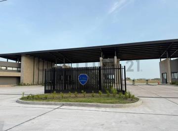 Terreno · 700m² · 1 Cochera · Lote en Venta en Barrio Saint Thomas Chico - Canning