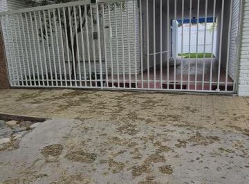 Casa · 210m² · 6 Ambientes · 2 Cocheras · Casa 3 Dorm. en Desamparados