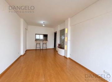 Departamento · 40m² · 2 Ambientes · 2 Amb con Balcon - Cocina con Barra Desayunada - Placard